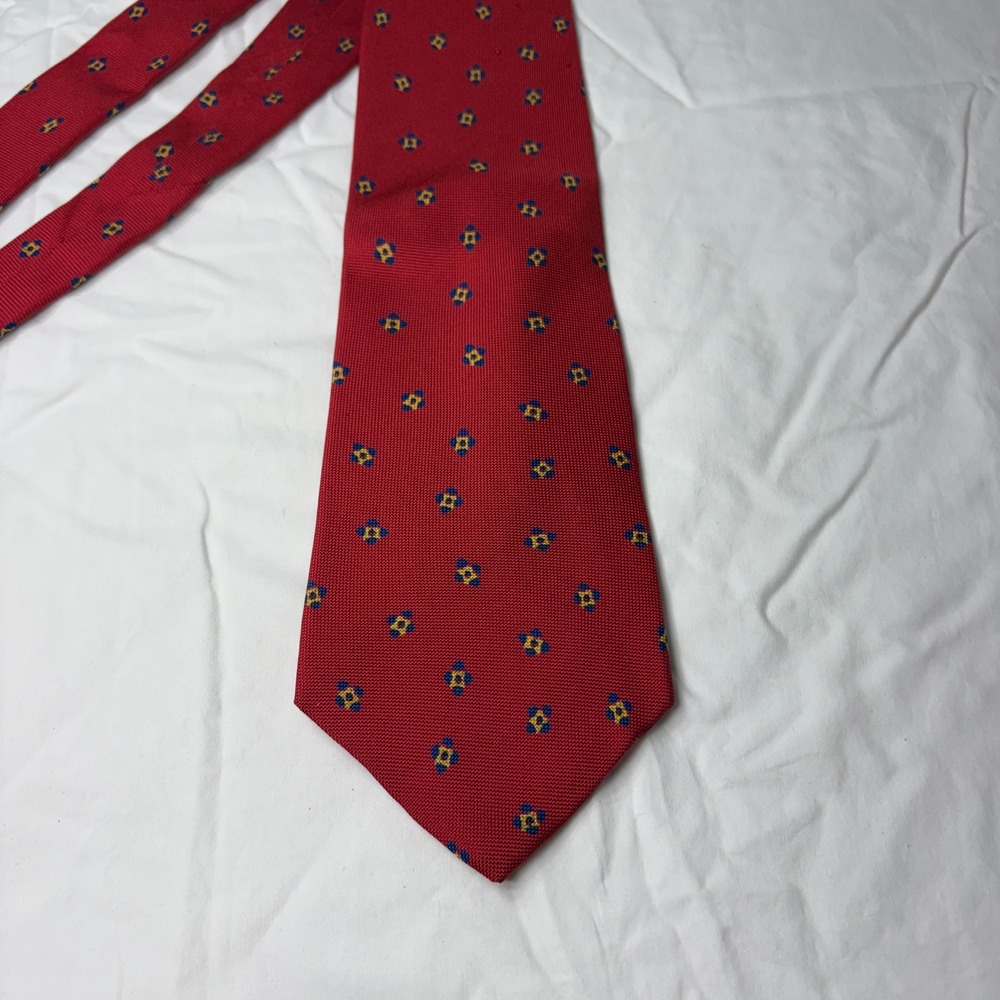 Chaps Ralph Lauren Mens Red Silk Tie Geometric Floral Medallion Pattern